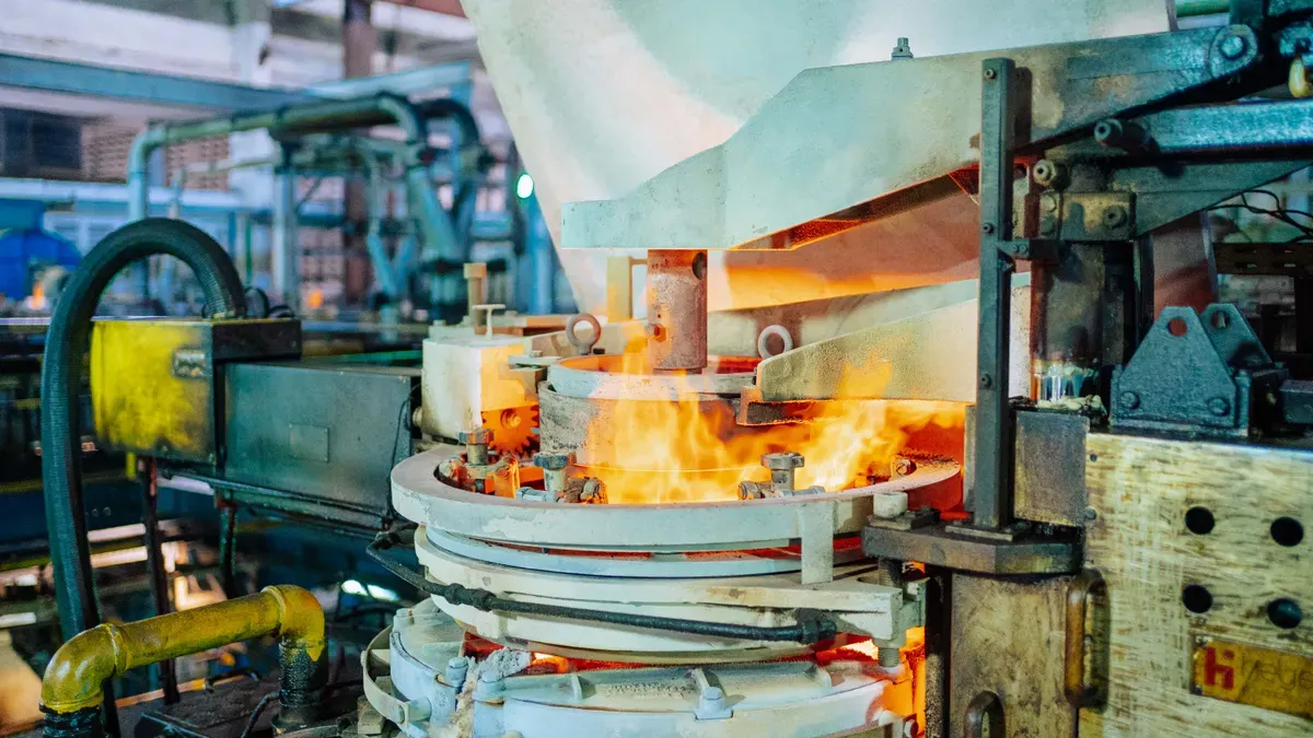 Optimizaci&oacute;n de la velocidad de la m&aacute;quina termoformadora de vasos para la demanda del mercado